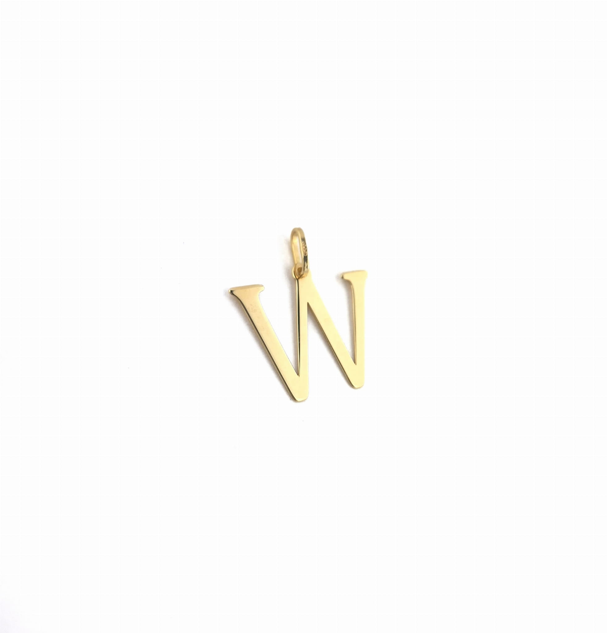 Zawieszka literka "W", oryginalne zdjęcie z salonu